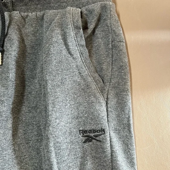 Reebok Gray Joggers with Elastic Waistband and Tapered Legs, size M - Picture 4 of 5